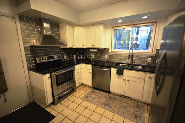 70631 Sunrise Drive, Ontwa Twp, MI 49112