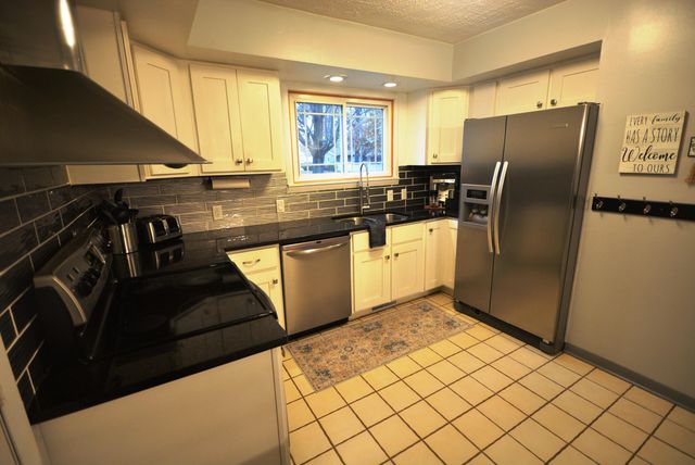 70631 Sunrise Drive, Ontwa Twp, MI 49112