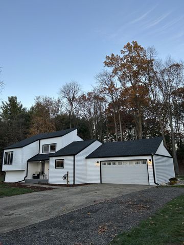 70631 Sunrise Drive, Ontwa Twp, MI 49112