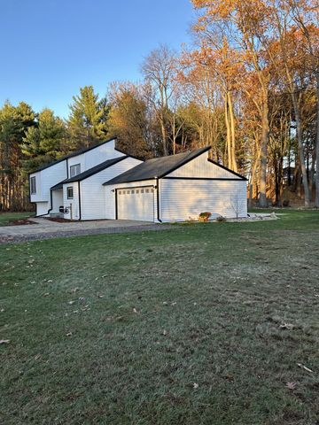 70631 Sunrise Drive, Ontwa Twp, MI 49112