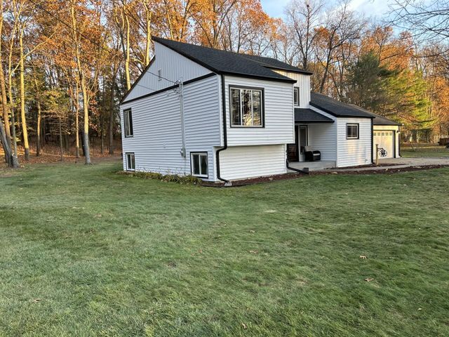 70631 Sunrise Drive, Ontwa Twp, MI 49112