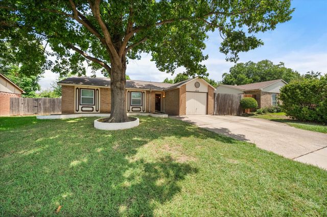 2325 Wildbriar Drive, Arlington, TX 76014