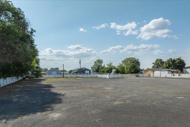 1927 S Garfield Rd, Airway Heights, WA 99001