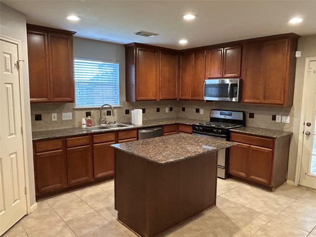 5410 Spring Oak Drive, Pasadena, TX 77505