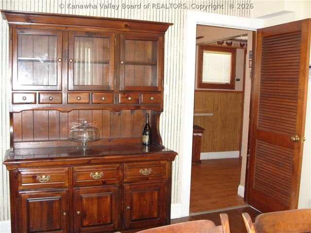 717 5th Avenue, Montgomery, WV 25136