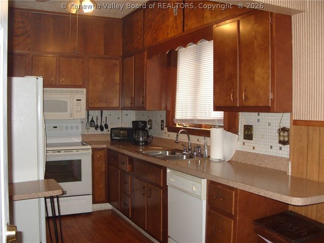 717 5th Avenue, Montgomery, WV 25136