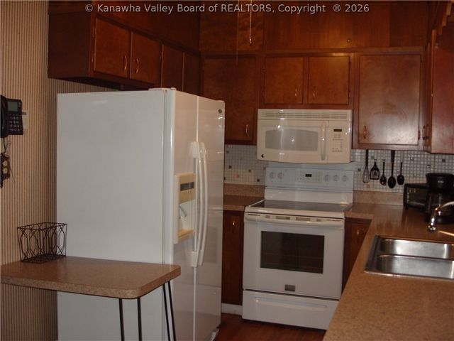 717 5th Avenue, Montgomery, WV 25136