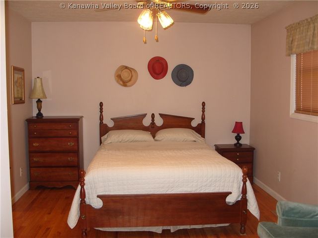 717 5th Avenue, Montgomery, WV 25136