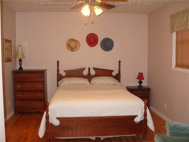 717 5th Avenue, Montgomery, WV 25136