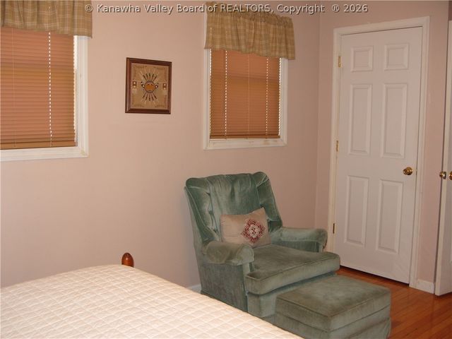 717 5th Avenue, Montgomery, WV 25136