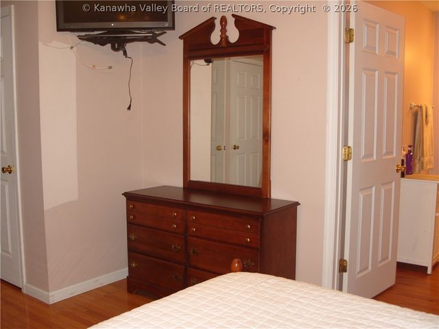 717 5th Avenue, Montgomery, WV 25136