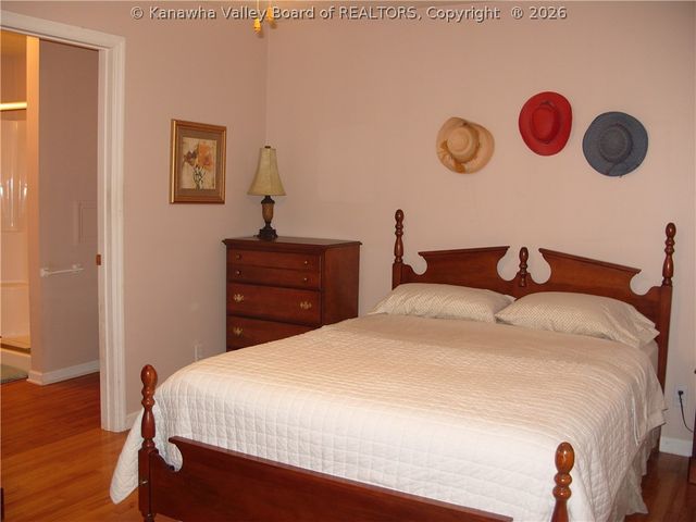 717 5th Avenue, Montgomery, WV 25136