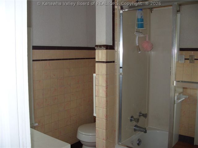 717 5th Avenue, Montgomery, WV 25136