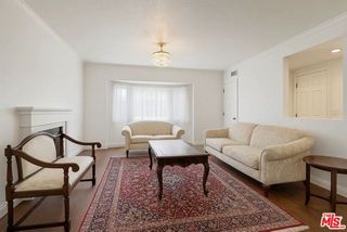 21620 Burbank Boulevard 9, Woodland Hills (los Angeles), CA 91367