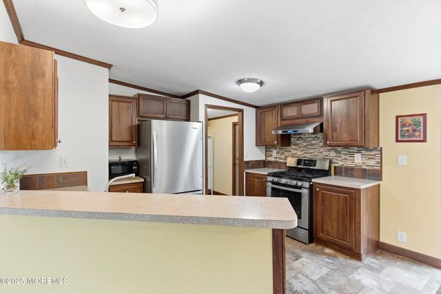 208 Longboat Avenue, Beachwood, NJ 08722