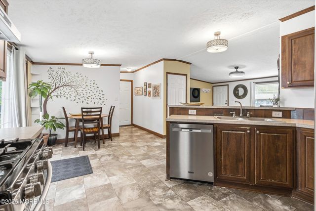 208 Longboat Avenue, Beachwood, NJ 08722