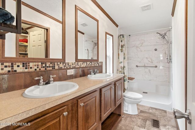 208 Longboat Avenue, Beachwood, NJ 08722
