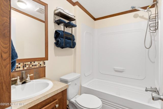 208 Longboat Avenue, Beachwood, NJ 08722
