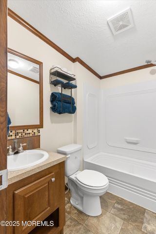 208 Longboat Avenue, Beachwood, NJ 08722