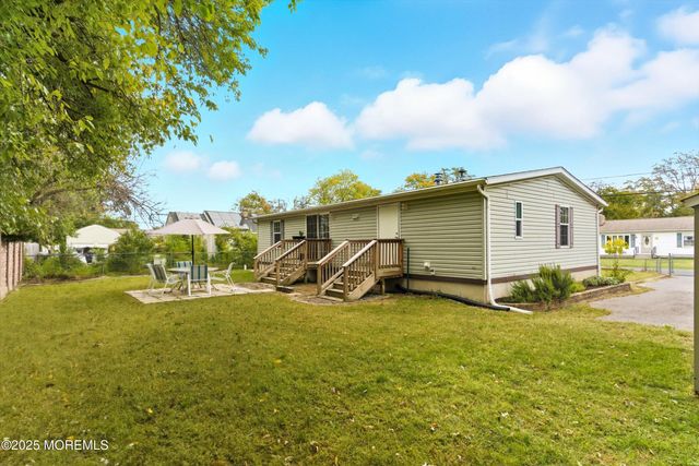 208 Longboat Avenue, Beachwood, NJ 08722