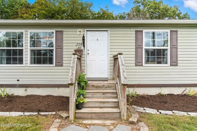 208 Longboat Avenue, Beachwood, NJ 08722