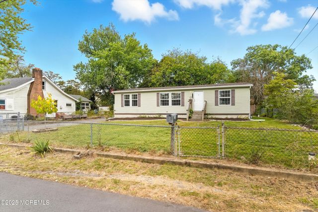 208 Longboat Avenue, Beachwood, NJ 08722