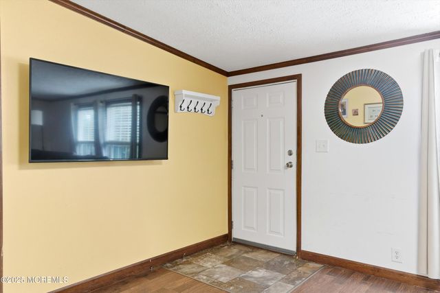 208 Longboat Avenue, Beachwood, NJ 08722