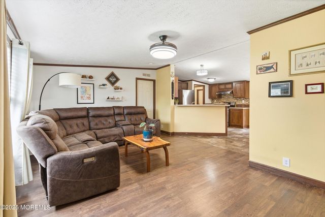 208 Longboat Avenue, Beachwood, NJ 08722