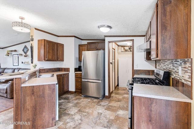 208 Longboat Avenue, Beachwood, NJ 08722