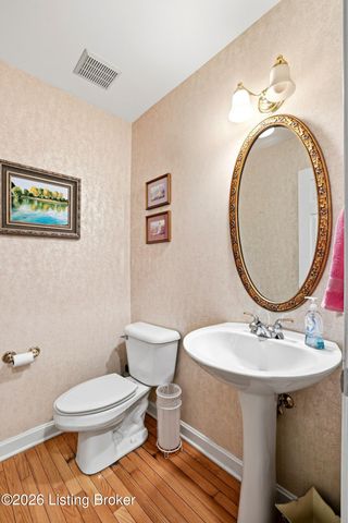417 Landis Lakes Ct, Louisville, KY 40245