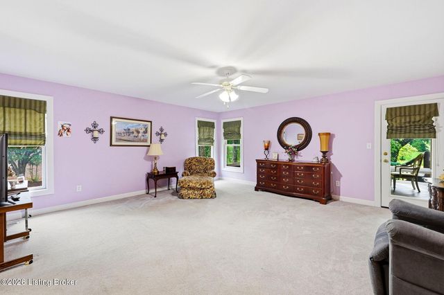 417 Landis Lakes Ct, Louisville, KY 40245