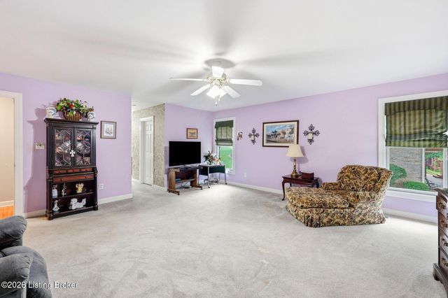 417 Landis Lakes Ct, Louisville, KY 40245