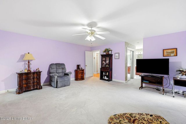 417 Landis Lakes Ct, Louisville, KY 40245
