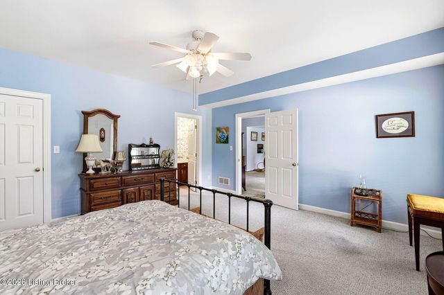 417 Landis Lakes Ct, Louisville, KY 40245