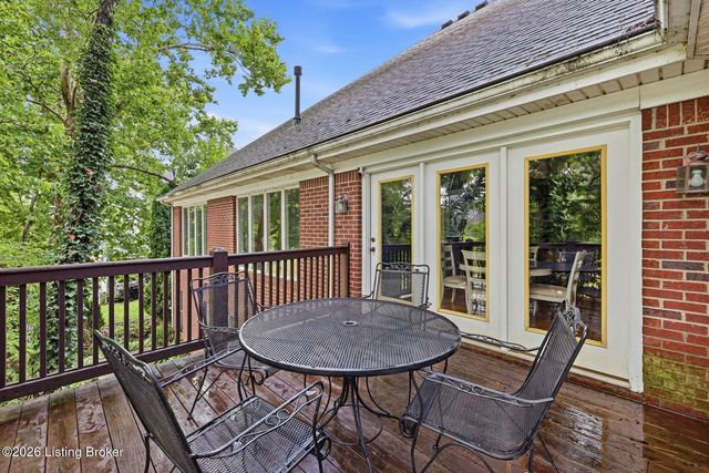 417 Landis Lakes Ct, Louisville, KY 40245