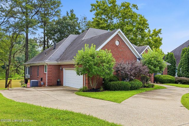 417 Landis Lakes Ct, Louisville, KY 40245
