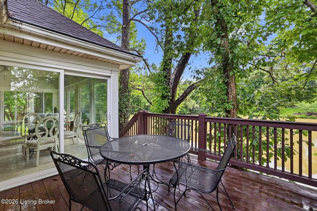 417 Landis Lakes Ct, Louisville, KY 40245