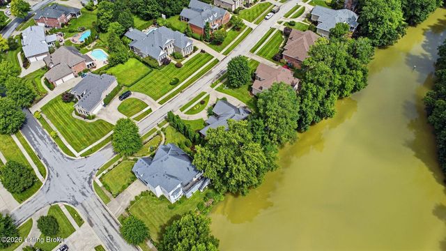 417 Landis Lakes Ct, Louisville, KY 40245