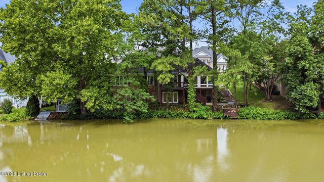 417 Landis Lakes Ct, Louisville, KY 40245