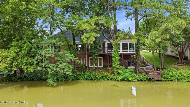 417 Landis Lakes Ct, Louisville, KY 40245