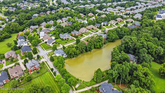 417 Landis Lakes Ct, Louisville, KY 40245