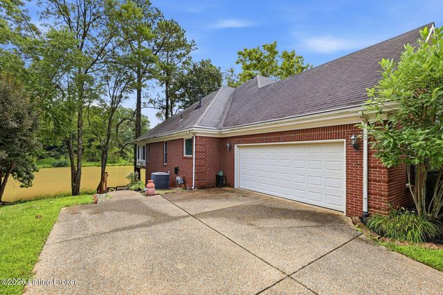 417 Landis Lakes Ct, Louisville, KY 40245