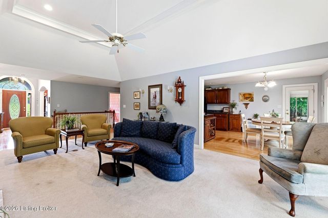 417 Landis Lakes Ct, Louisville, KY 40245