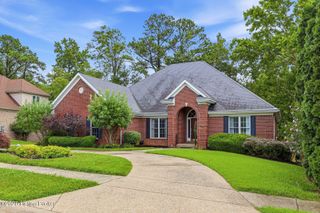 417 Landis Lakes Ct, Louisville, KY 40245