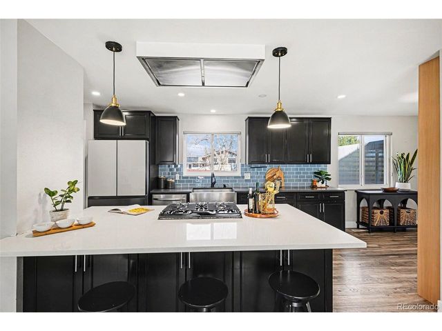 6939 S Syracuse Ct, Centennial, CO 80112