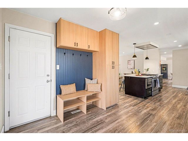 6939 S Syracuse Ct, Centennial, CO 80112