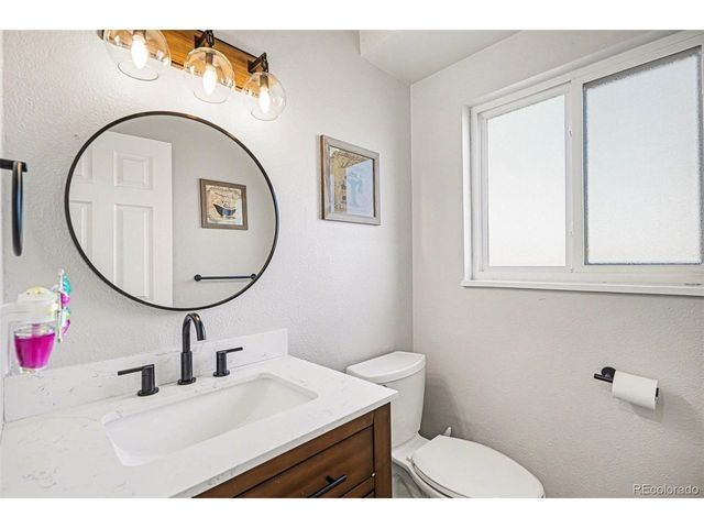 6939 S Syracuse Ct, Centennial, CO 80112