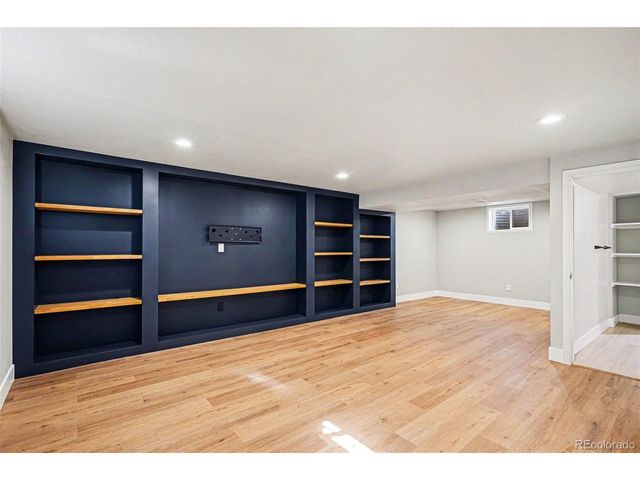 6939 S Syracuse Ct, Centennial, CO 80112