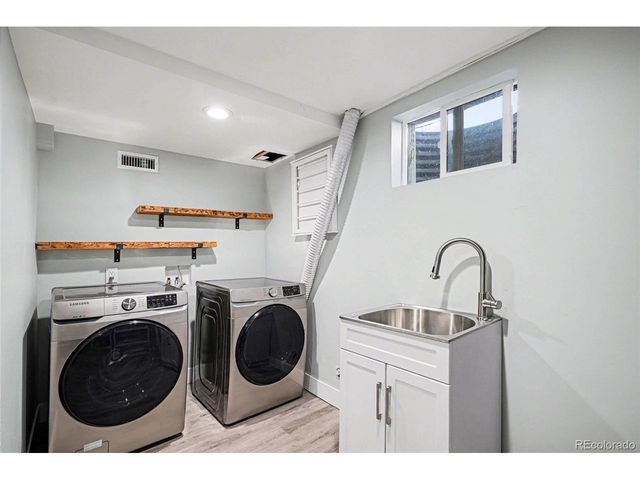 6939 S Syracuse Ct, Centennial, CO 80112