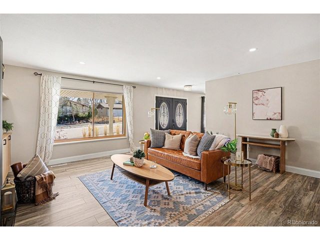 6939 S Syracuse Ct, Centennial, CO 80112